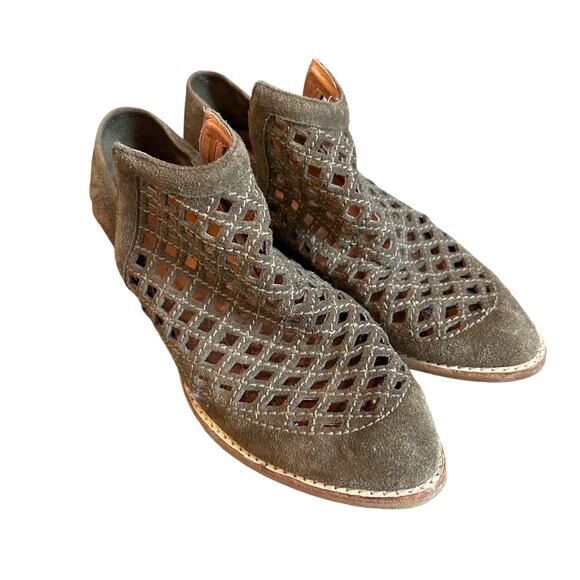 Jeffrey Campbell Taggart Olive Green Suede Lattice Cutout Ankle Boot Size 9 - Picture 2 of 9